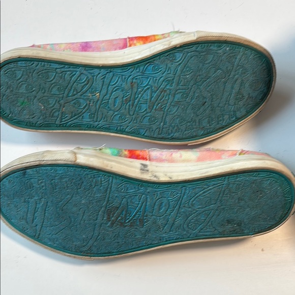 Colorful Tie-Dye Sneakers - Picture 4 of 6